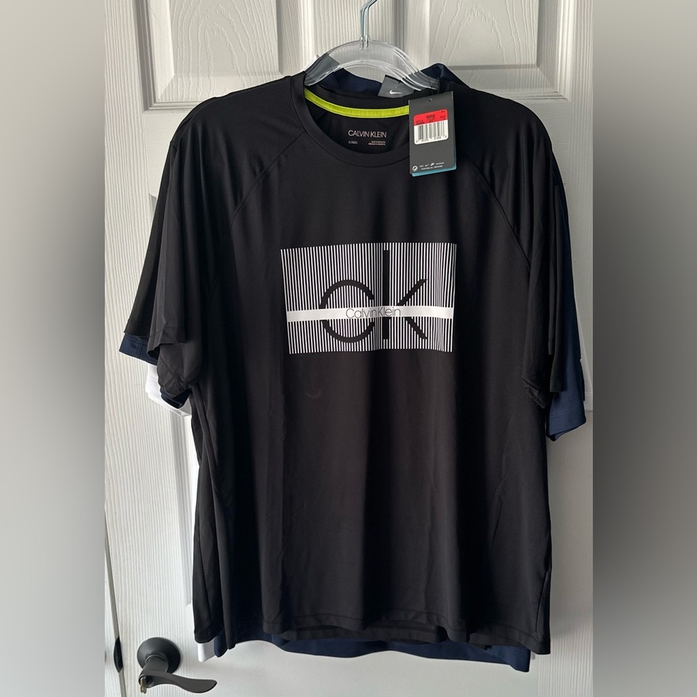 Men’s XL Performance Shirt
